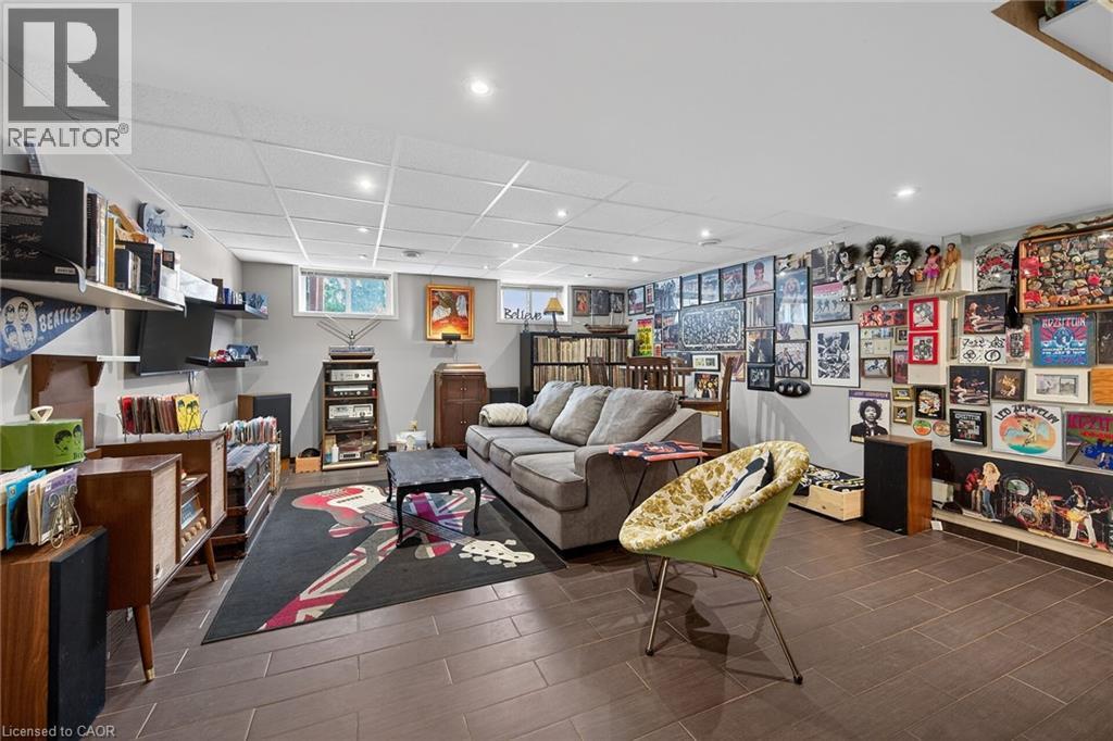 248 Seneca Avenue, Hamilton, Ontario  L9B 1M4 - Photo 27 - 40810762