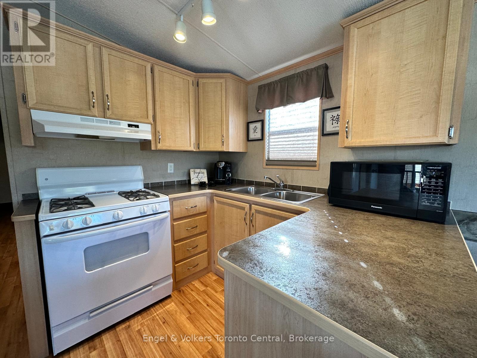 T103 - 7489 Sideroad 5 E, Wellington North, Ontario  N0G 2L0 - Photo 9 - X12863686