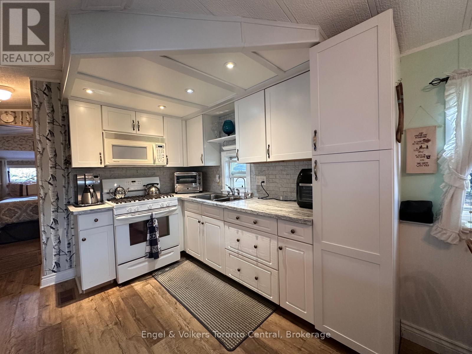 L 76 - 7489 Sideroad 5 E, Wellington North, Ontario  N0G 2L0 - Photo 8 - X12863986