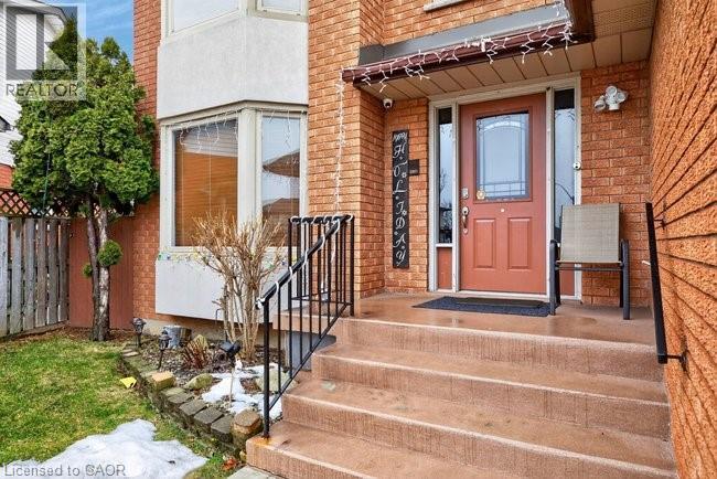 15 Talia Court, Hamilton, Ontario  L8E 4X8 - Photo 3 - 40810788