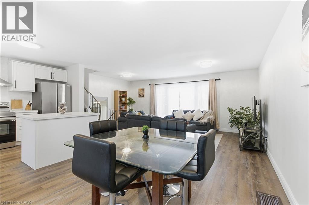 590 Canewood Crescent Unit# Main, Waterloo, Ontario  N2L 5P5 - Photo 4 - 40810933