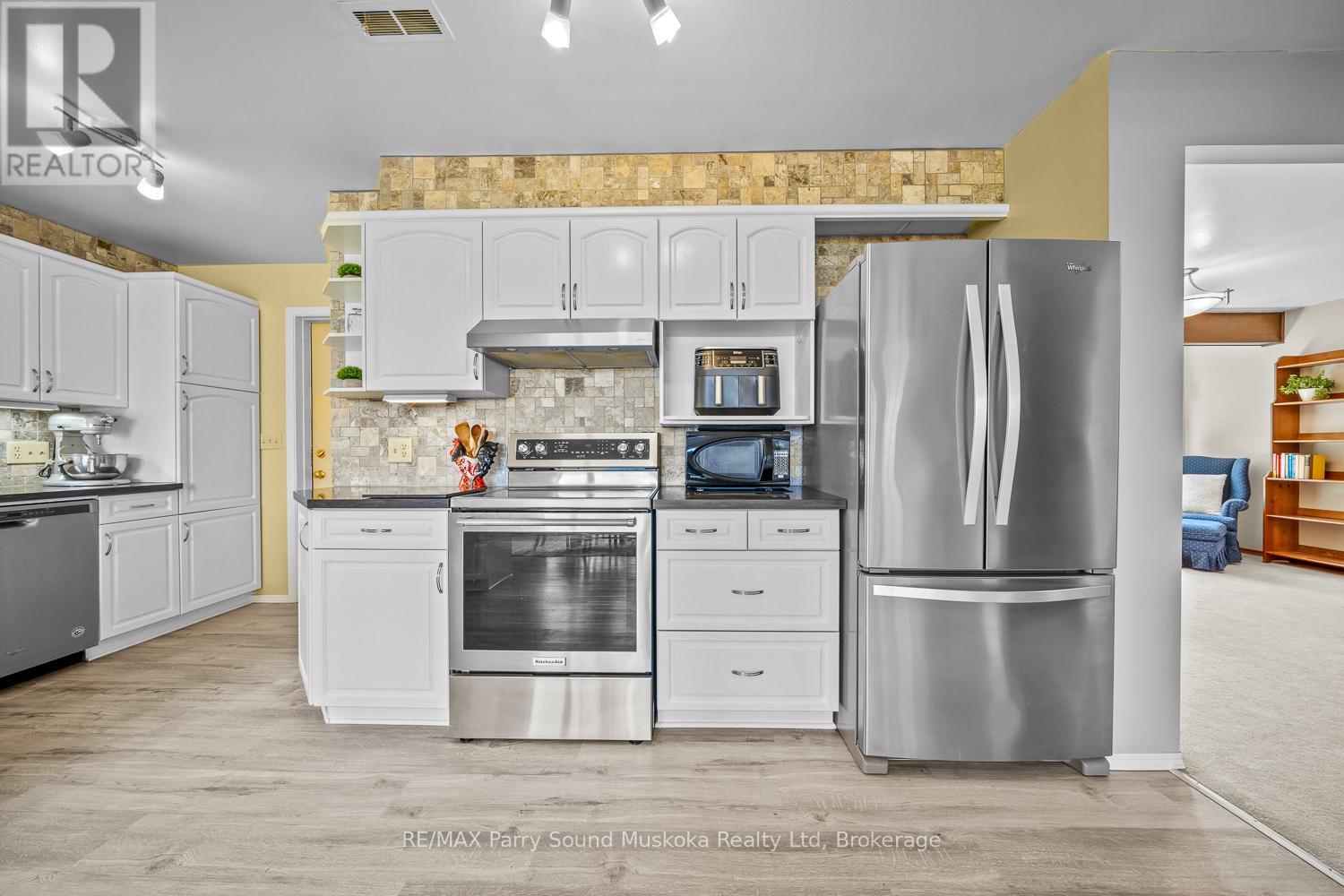 258 Lakeside Trail, Magnetawan, Ontario  P0A 1P0 - Photo 24 - X12864604