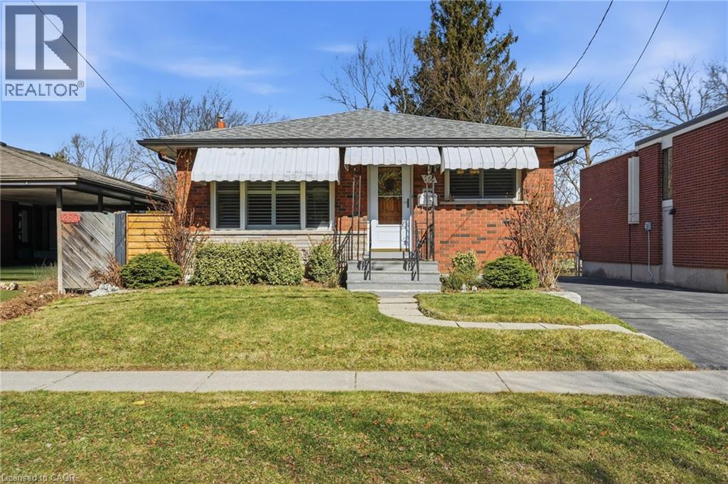 256 WHITNEY Avenue, Hamilton, Ontario