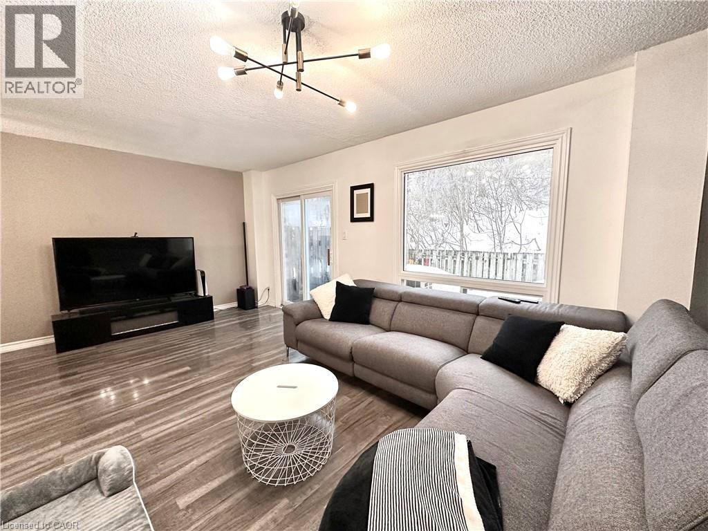 52 ADELAIDE Street Unit# 32, Barrie, Ontario