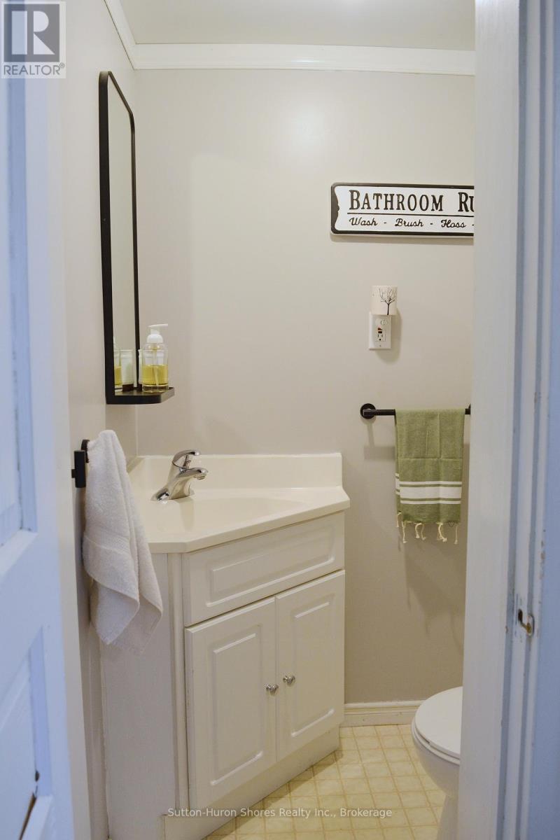 669 Louis Street, Saugeen Shores, Ontario  N0H 2C4 - Photo 15 - X12874376