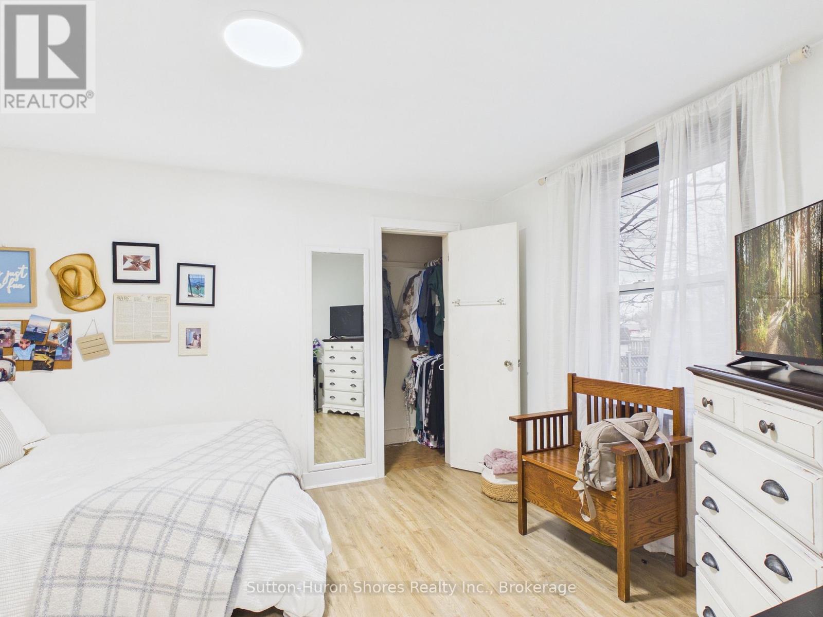 669 Louis Street, Saugeen Shores, Ontario  N0H 2C4 - Photo 19 - X12874376