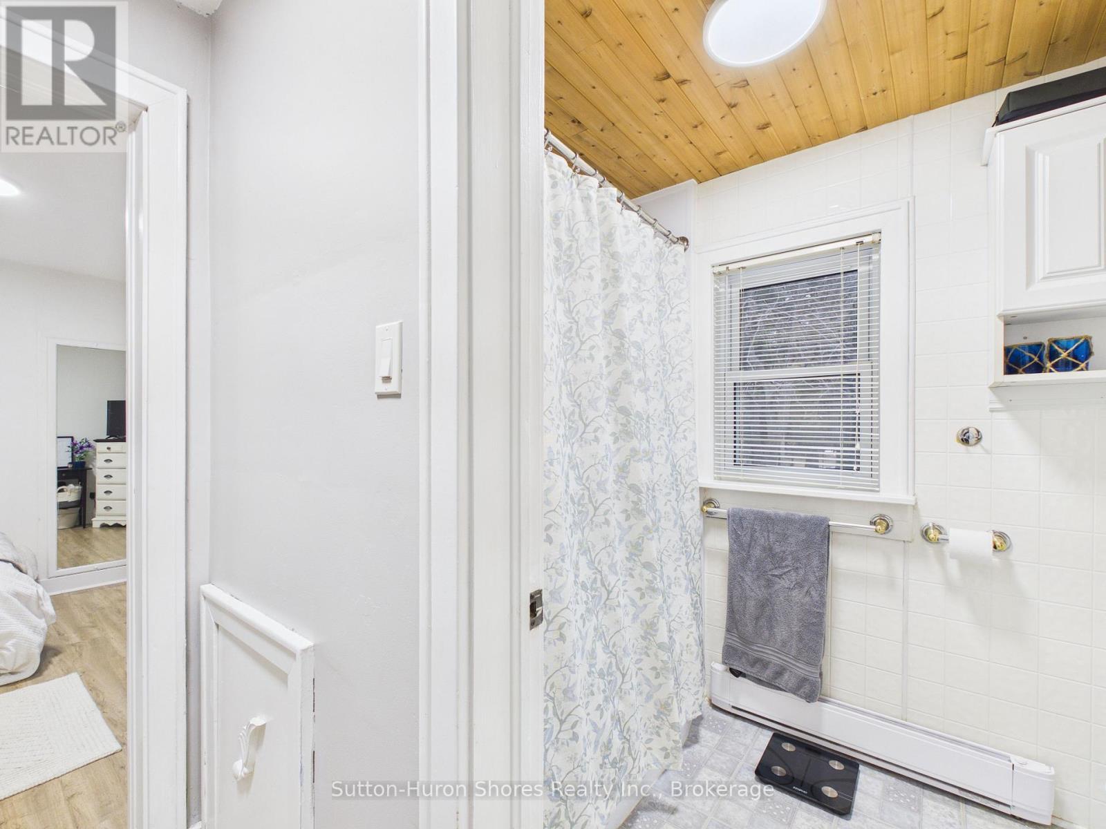 669 Louis Street, Saugeen Shores, Ontario  N0H 2C4 - Photo 21 - X12874376