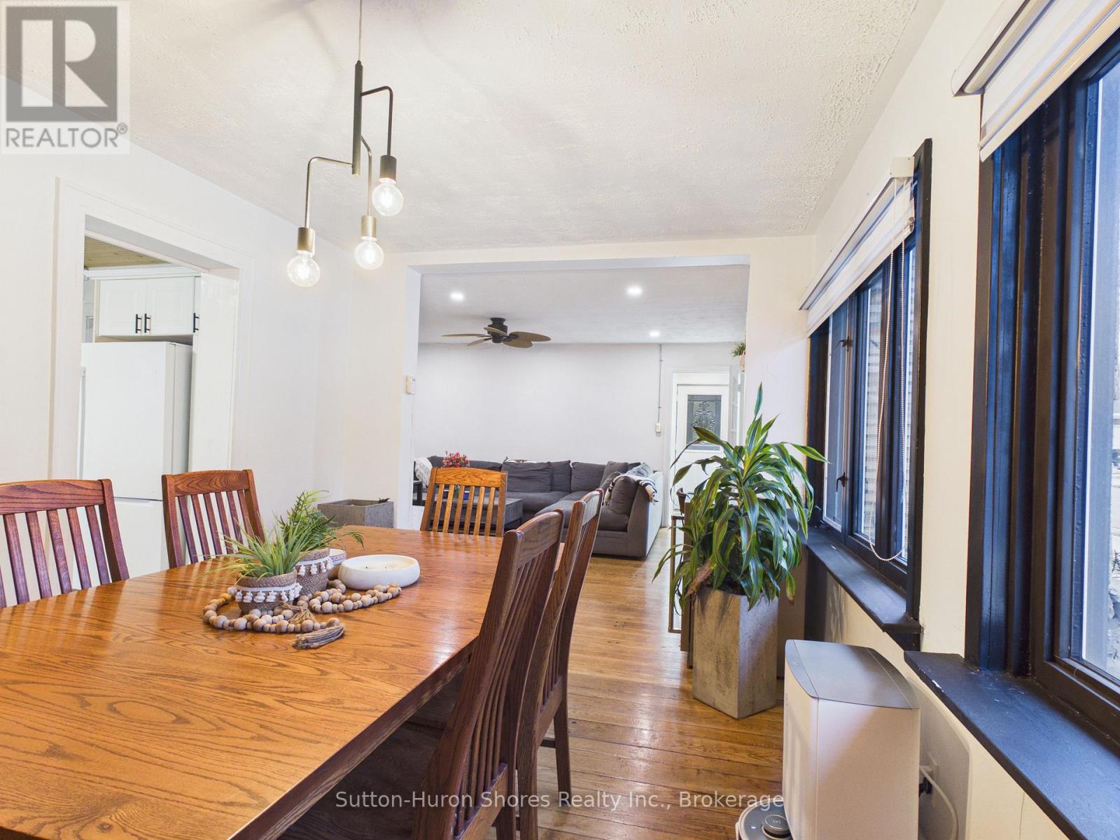 669 Louis Street, Saugeen Shores, Ontario  N0H 2C4 - Photo 9 - X12874376