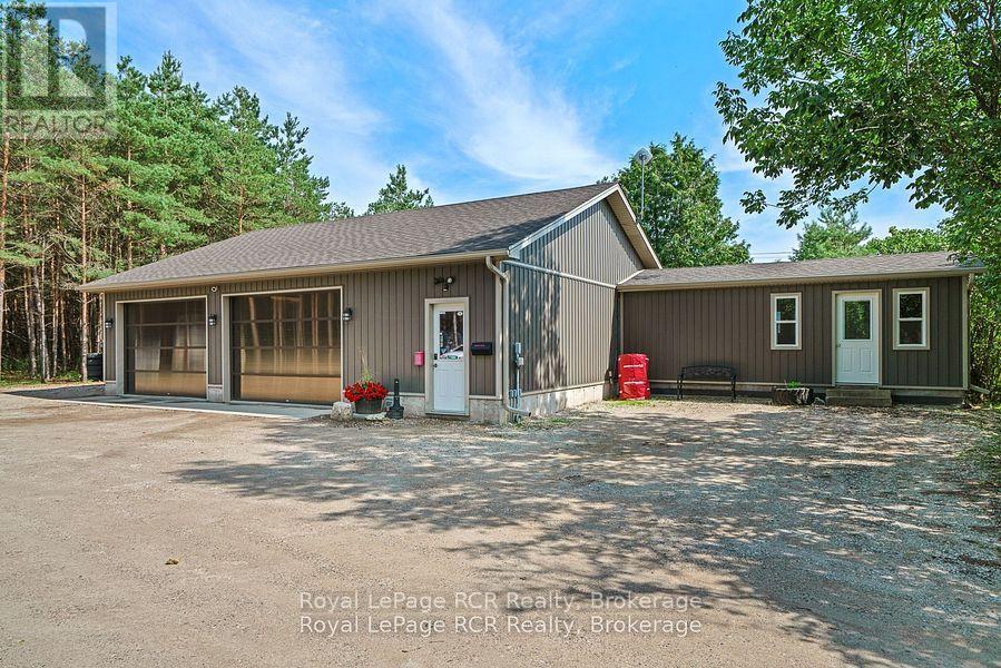 302769 Douglas Street, West Grey, Ontario  N0G 1R0 - Photo 9 - X12874442