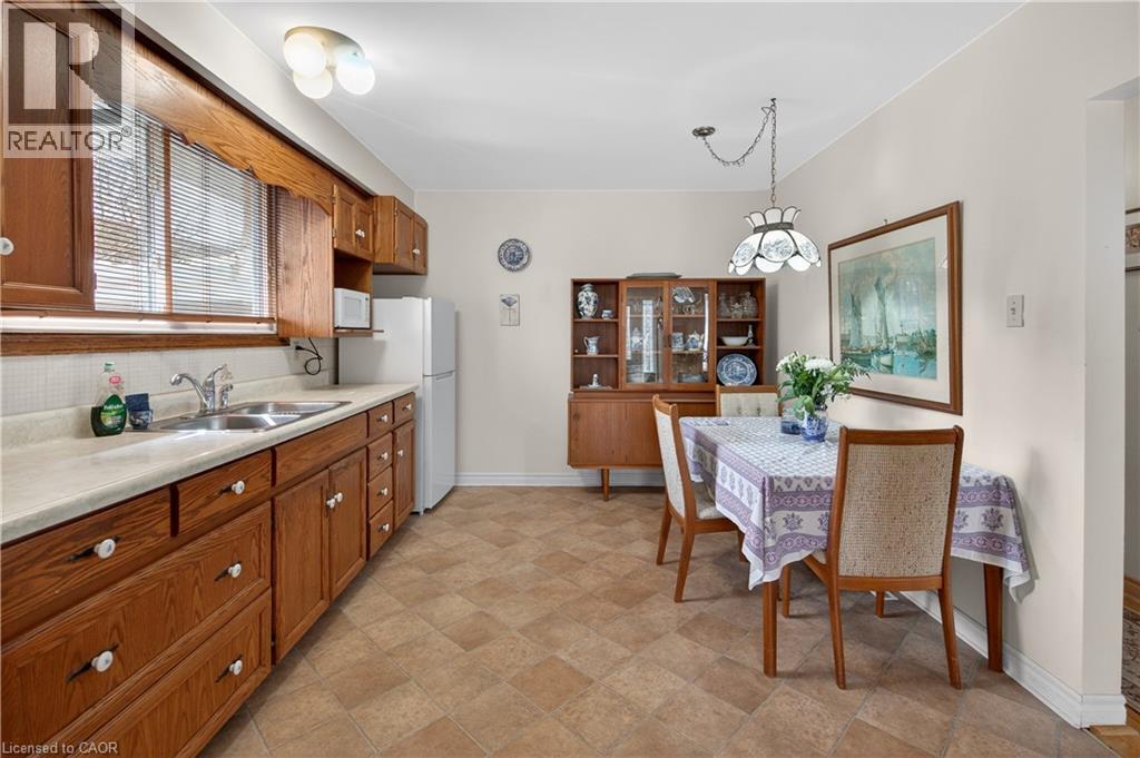 34 Helen Street, Dundas, Ontario  L9H 1N3 - Photo 10 - 40810182