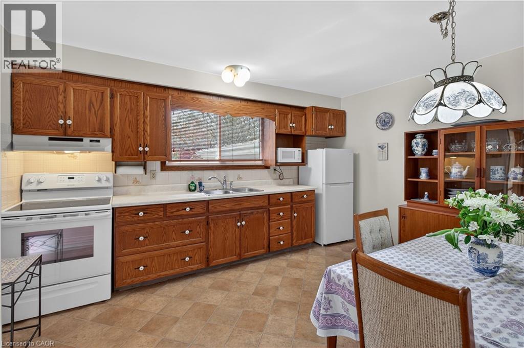 34 Helen Street, Dundas, Ontario  L9H 1N3 - Photo 11 - 40810182