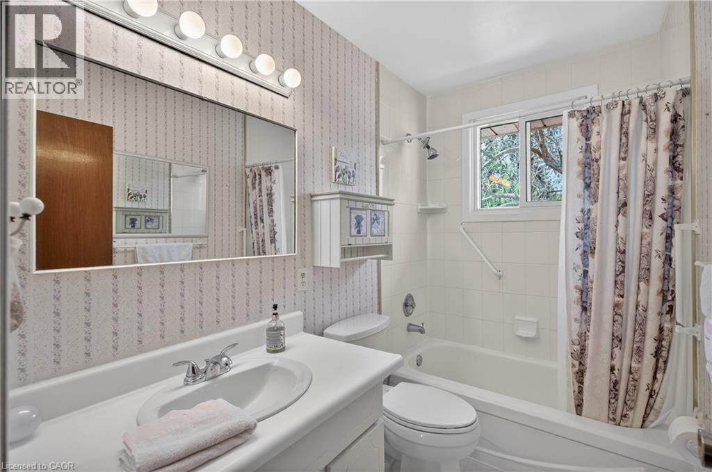 34 Helen Street, Dundas, Ontario  L9H 1N3 - Photo 19 - 40810182