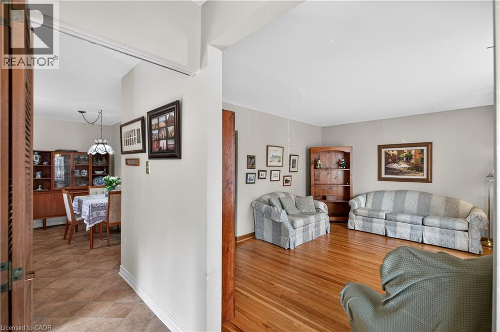 34 Helen Street, Dundas, Ontario  L9H 1N3 - Photo 5 - 40810182