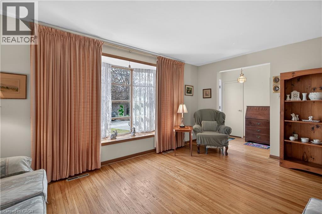 34 Helen Street, Dundas, Ontario  L9H 1N3 - Photo 7 - 40810182