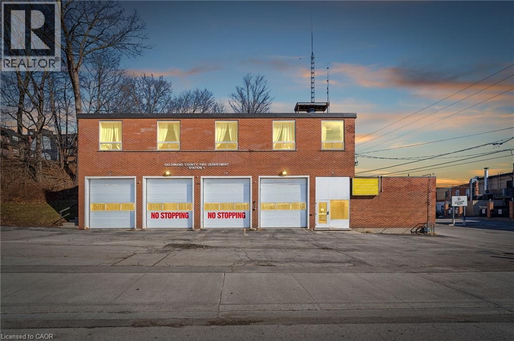 10 CAITHNESS Street W, Caledonia, Ontario