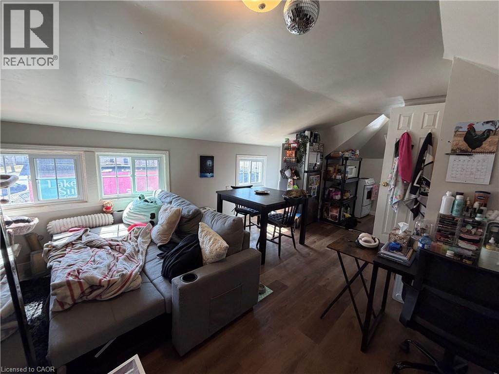 155 1/2 Lake Street Unit# Upper, St. Catharines, Ontario  L2R 5Y5 - Photo 2 - 40811865