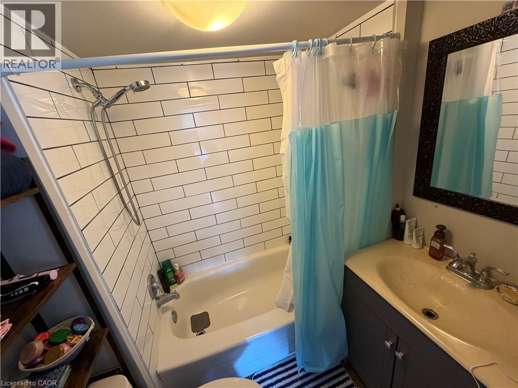 155 1/2 Lake Street Unit# Upper, St. Catharines, Ontario  L2R 5Y5 - Photo 7 - 40811865