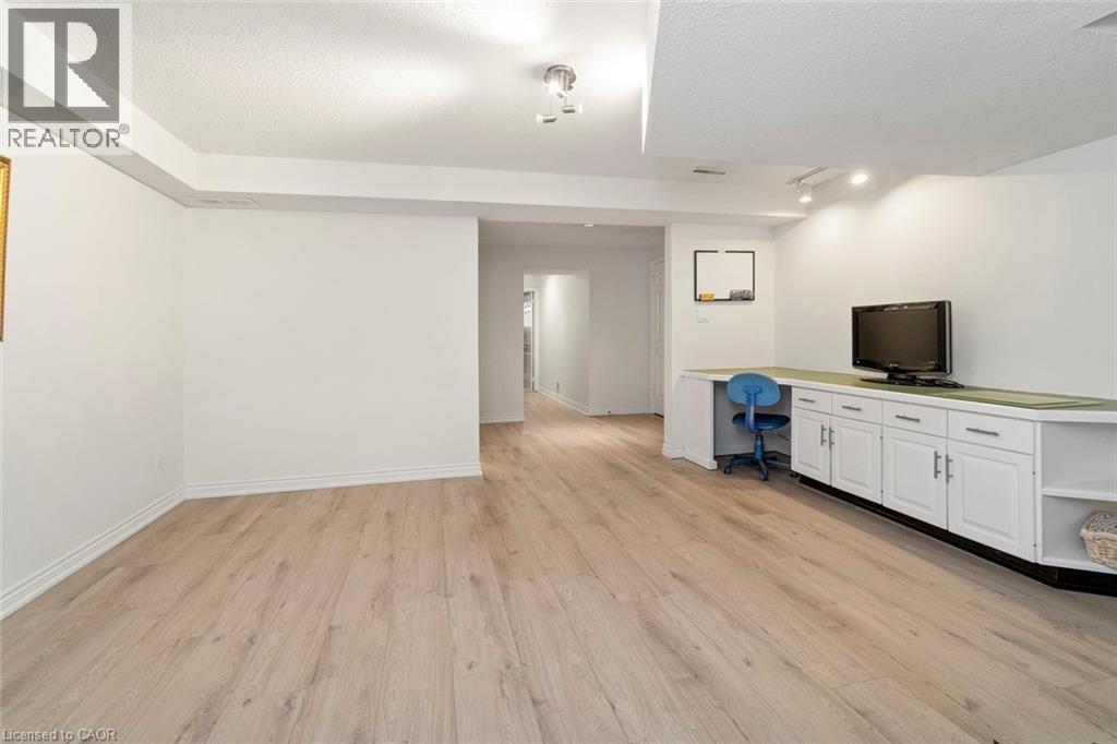 18 Stonegate Drive, Hamilton, Ontario  L9G 3R7 - Photo 45 - 40811697