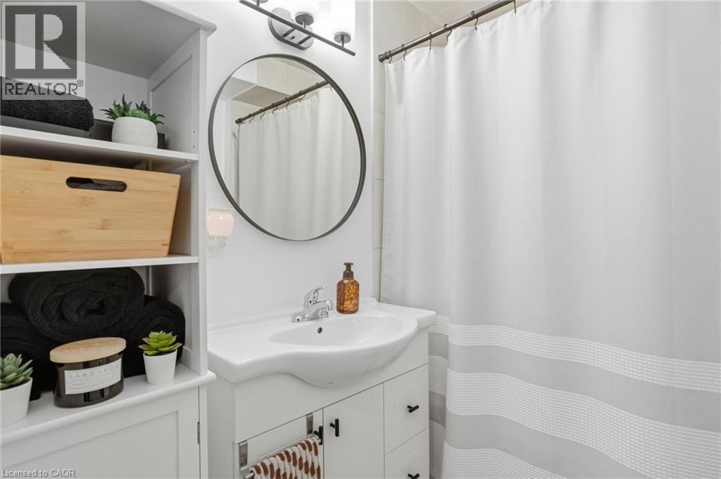 68 Delena Avenue N, Hamilton, Ontario  L8H 6B7 - Photo 15 - 40811796