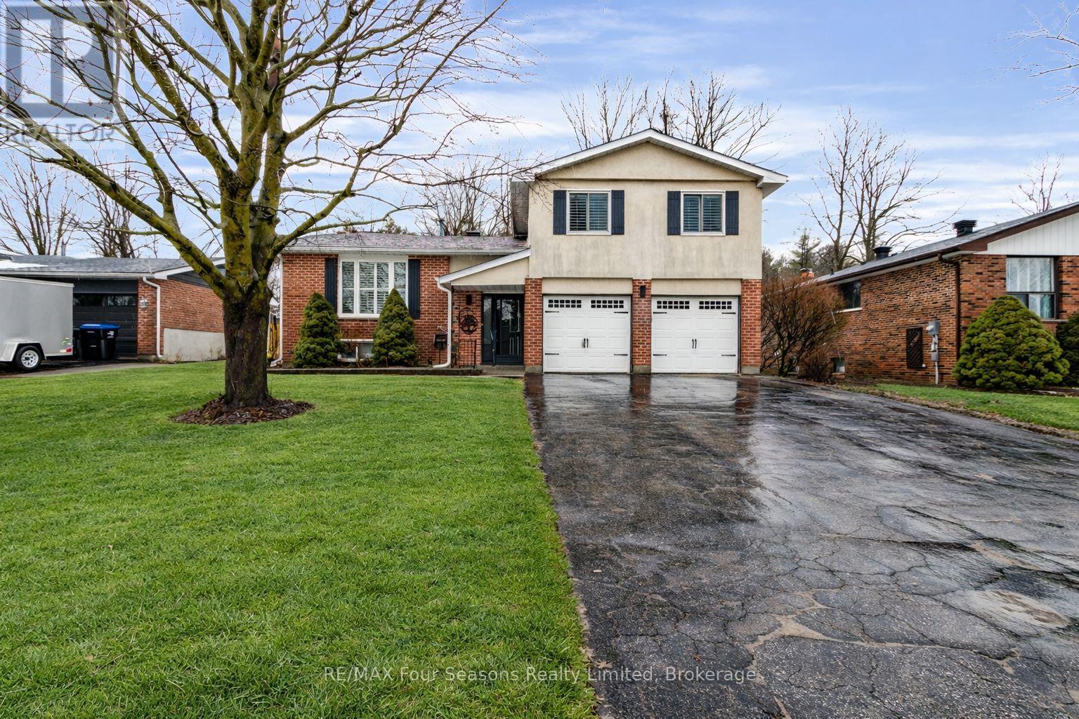 218 Datas Drive, Clearview, Ontario  L0M 1S0 - Photo 2 - S12879146