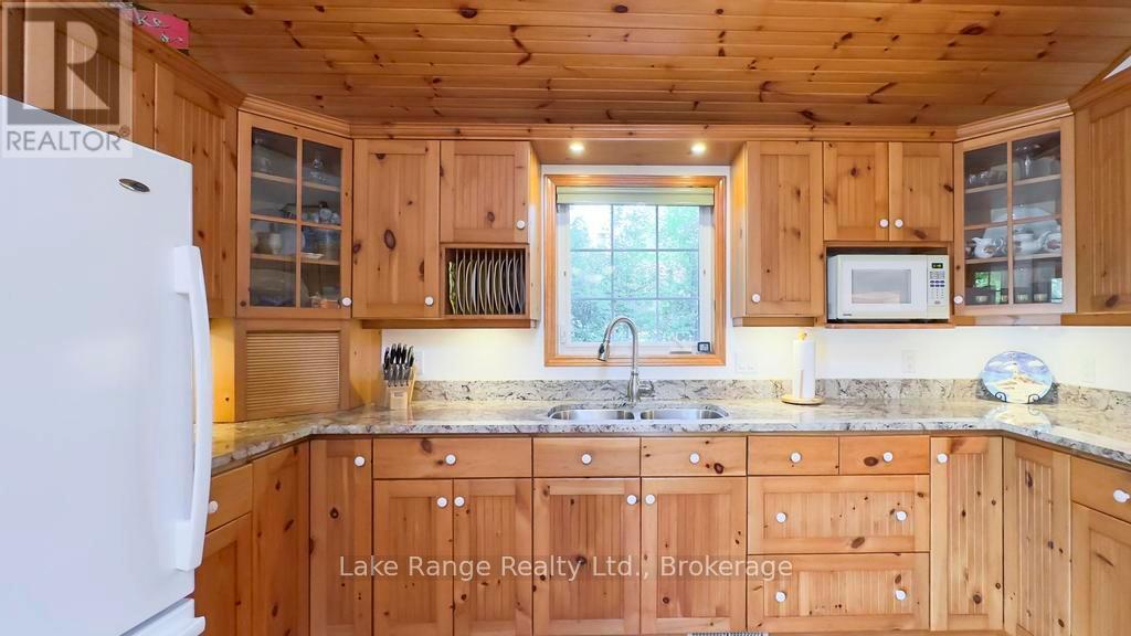 269 Huron Road, Huron-Kinloss, Ontario  N2Z 2X3 - Photo 8 - X12879186