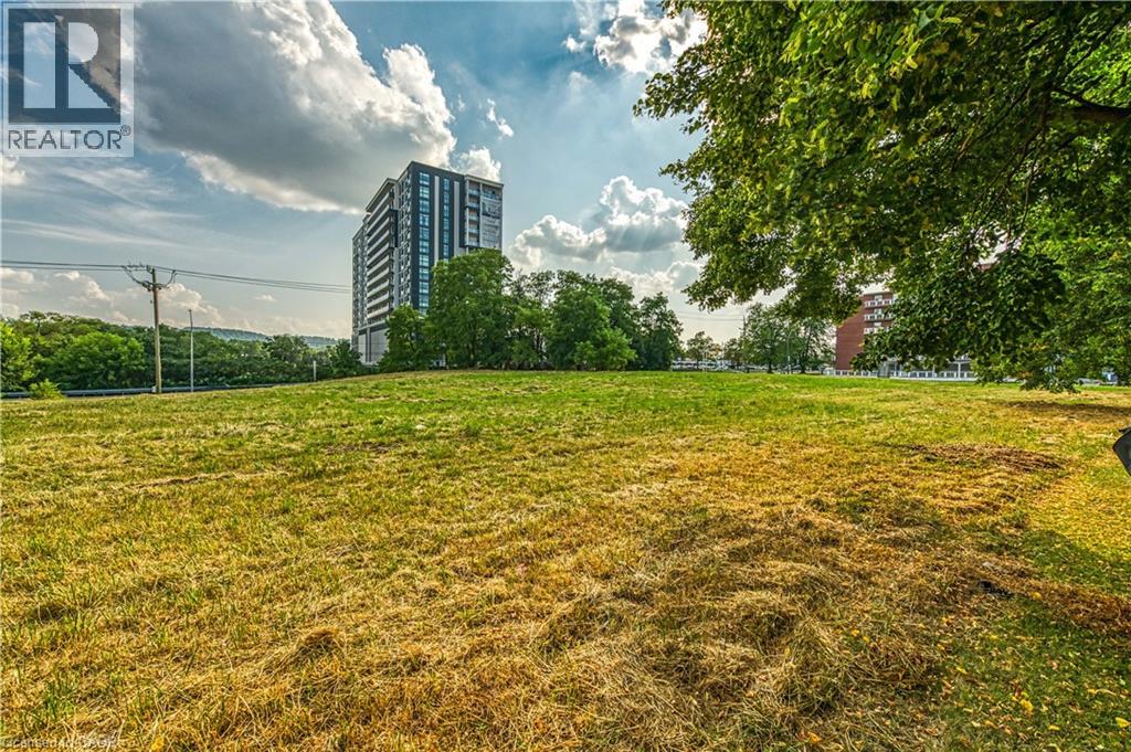 18 Riverdale Drive, Hamilton, Ontario  L8E 1J8 - Photo 31 - 40811771