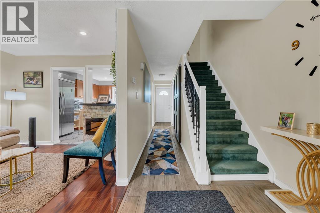 18 Riverdale Drive, Hamilton, Ontario  L8E 1J8 - Photo 5 - 40811771