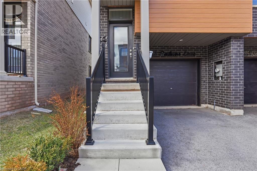 32 Radison Lane, Hamilton, Ontario  L8H 0B5 - Photo 3 - 40812121