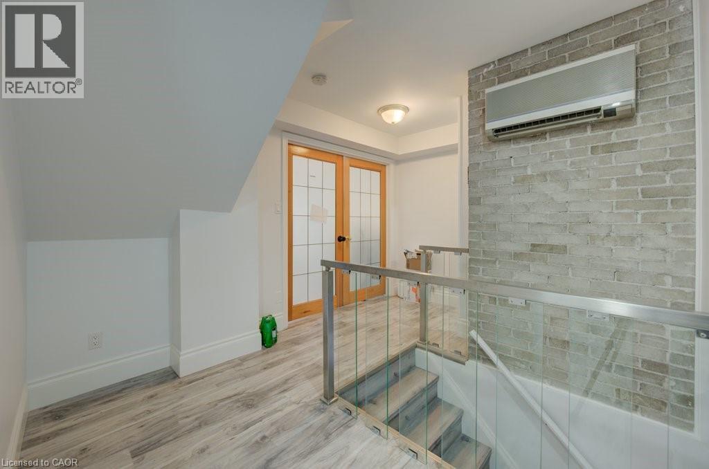 74 Mcdougall Road, Waterloo, Ontario  N2L 2W5 - Photo 29 - 40812237