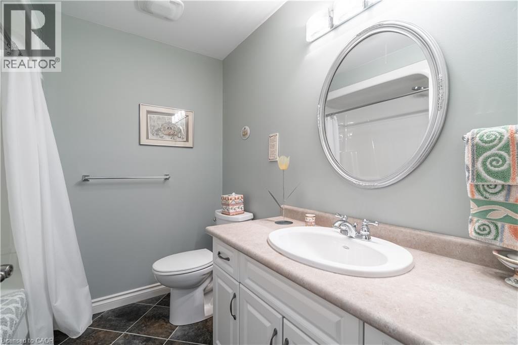 200 Falling Brook Drive, Ancaster, Ontario  L9G 1E6 - Photo 37 - 40812309