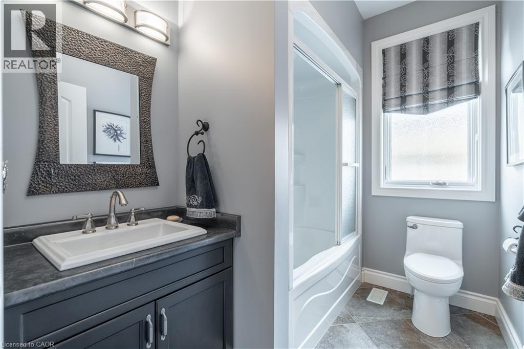 200 Falling Brook Drive, Ancaster, Ontario  L9G 1E6 - Photo 9 - 40812309