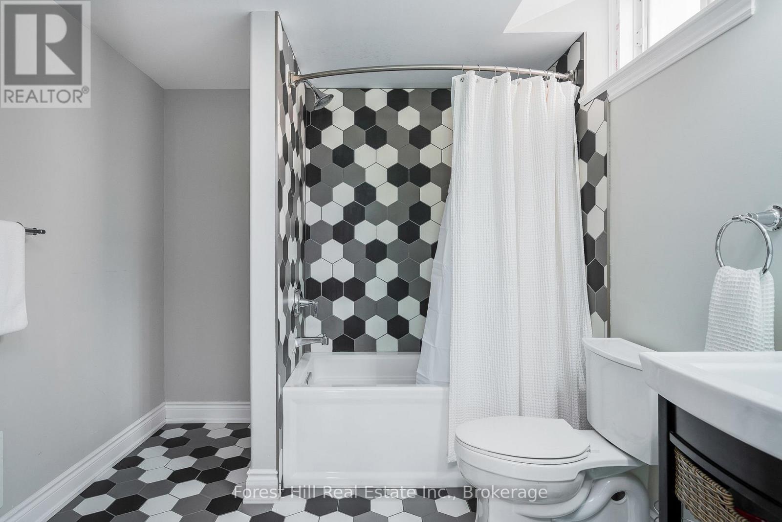 21 Marta Crescent, Barrie, Ontario  L4N 3N6 - Photo 35 - S12886740