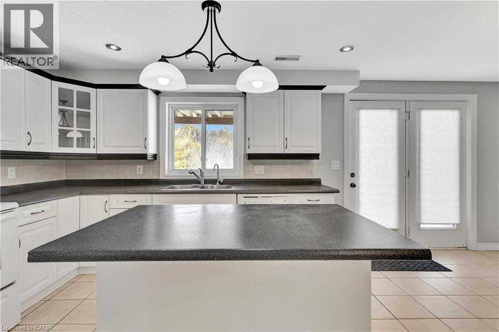 510 Forest Gate Crescent, Waterloo, Ontario  N2V 2X2 - Photo 36 - 40811566