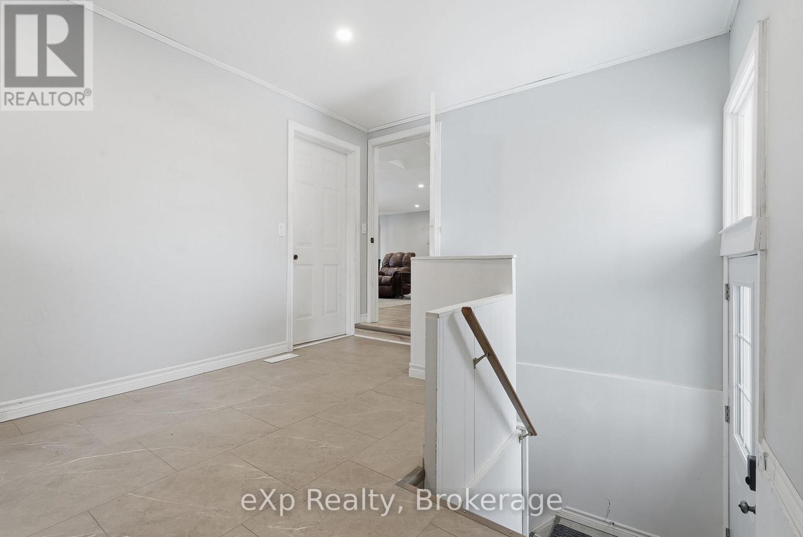 60 Main Street E, Mapleton, Ontario  N0G 1P0 - Photo 16 - X12887390