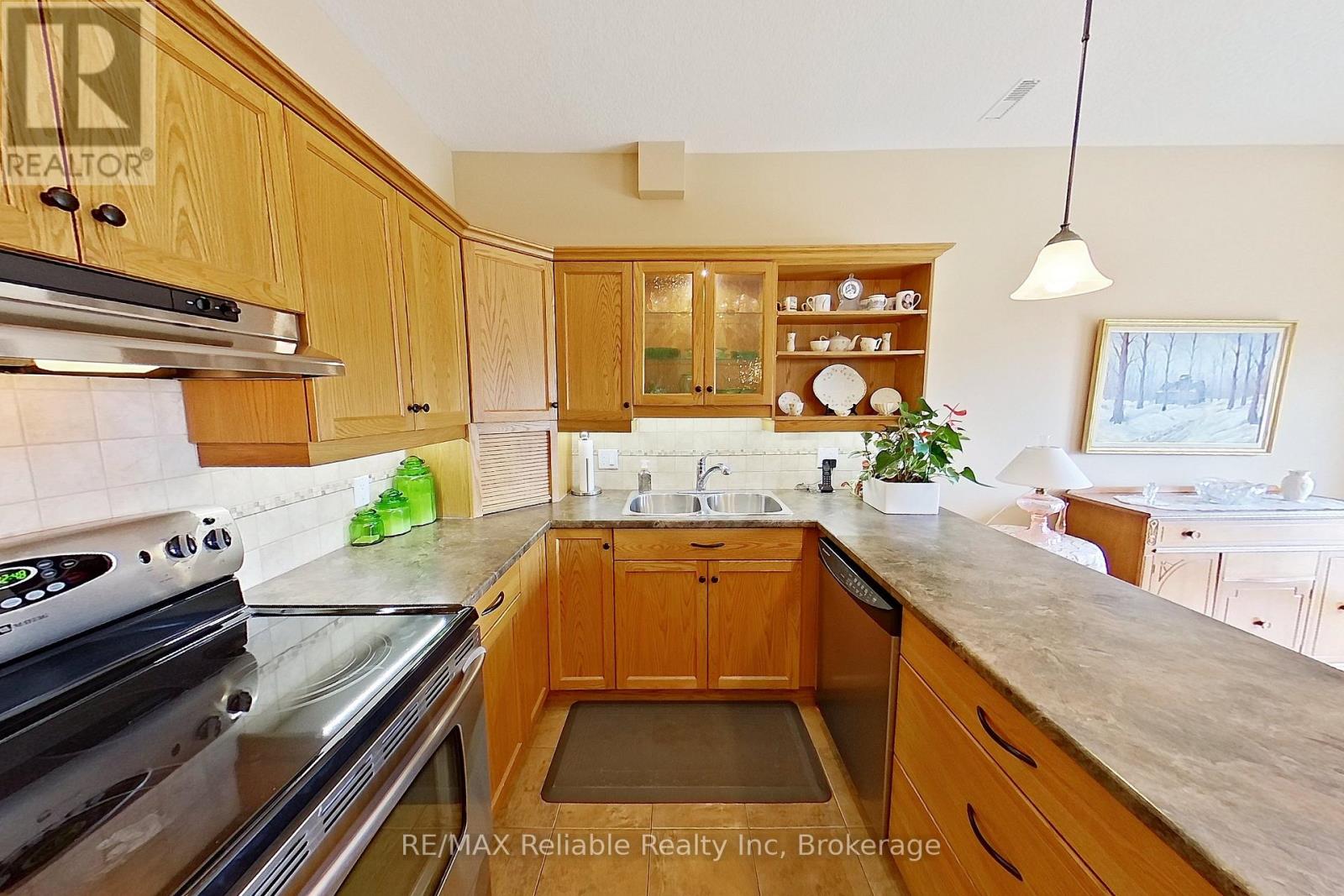 15 Bayfield Mews Lane, Bluewater, Ontario  N0M 1G0 - Photo 14 - X12887498