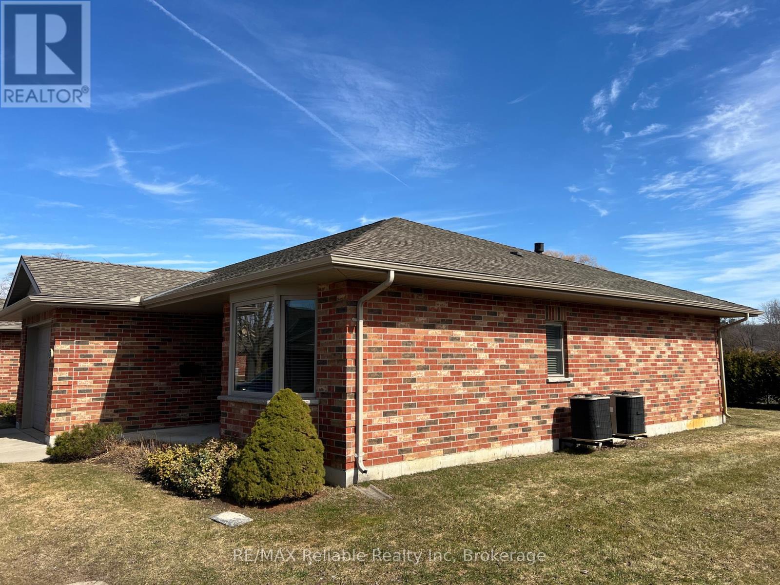 15 Bayfield Mews Lane, Bluewater, Ontario  N0M 1G0 - Photo 32 - X12887498