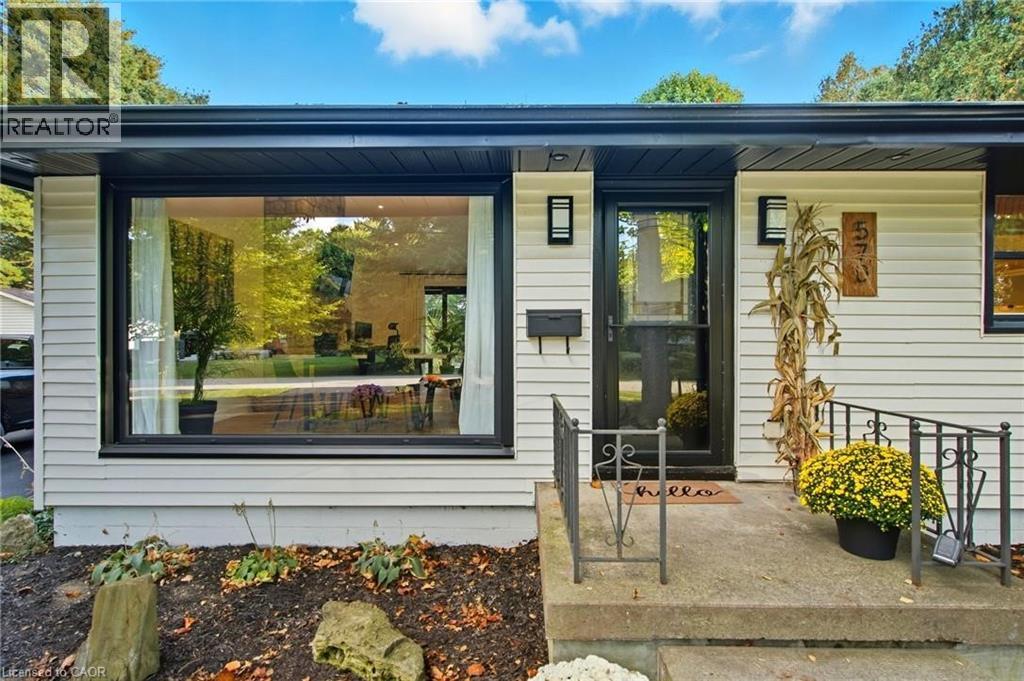 570 Westview Avenue, Hamilton, Ontario  L9G 1N9 - Photo 3 - 40812564