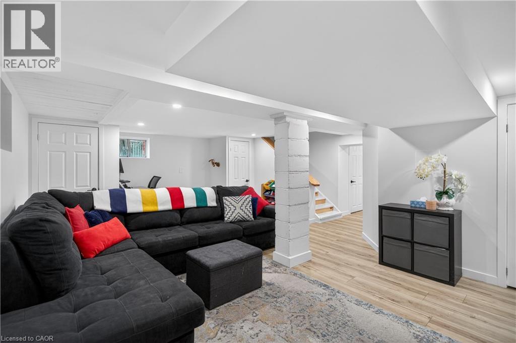 486 East 38th Street, Hamilton, Ontario  L8V 4G8 - Photo 37 - 40812550