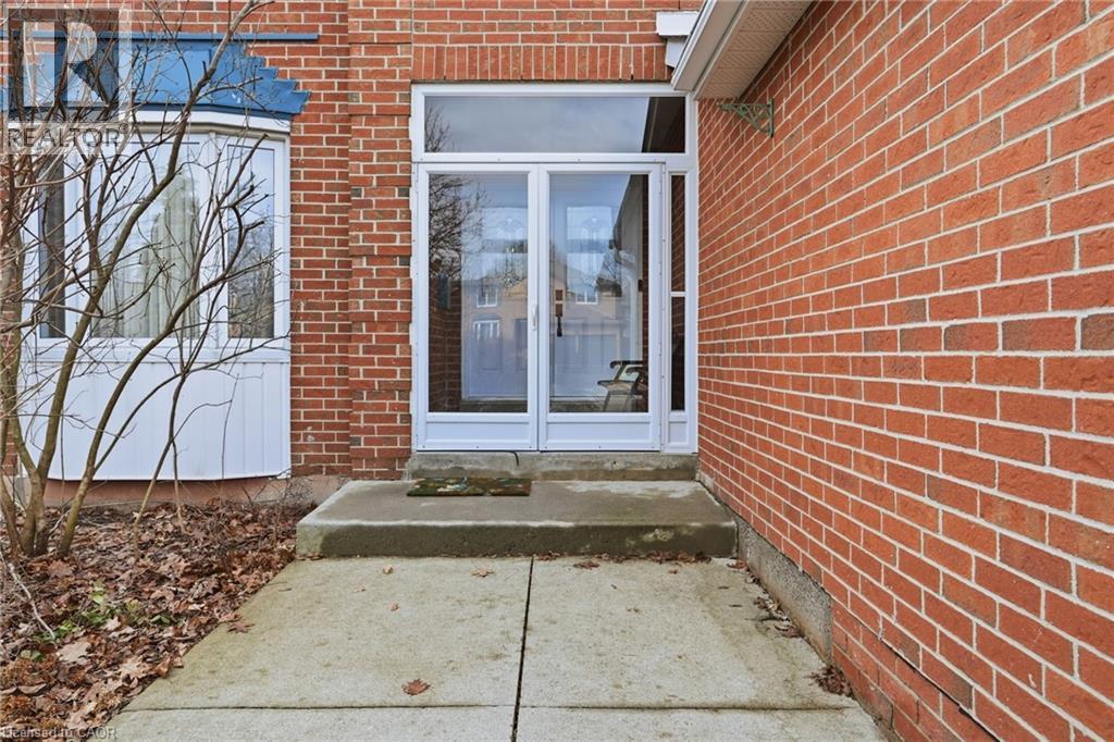 3192 Colebrook Court, Mississauga, Ontario  L5N 3E2 - Photo 3 - 40812537