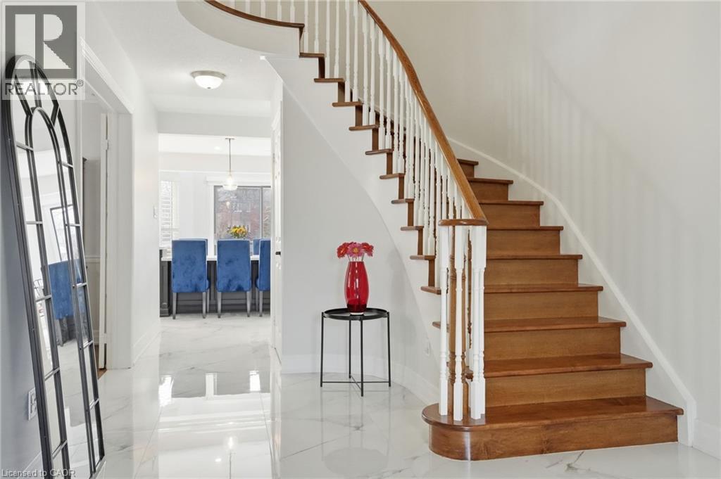 3192 Colebrook Court, Mississauga, Ontario  L5N 3E2 - Photo 8 - 40812537