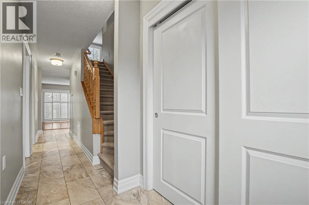 29 Archdeacon Clark Trail, Hamilton, Ontario  L9B 2M1 - Photo 5 - 40797915