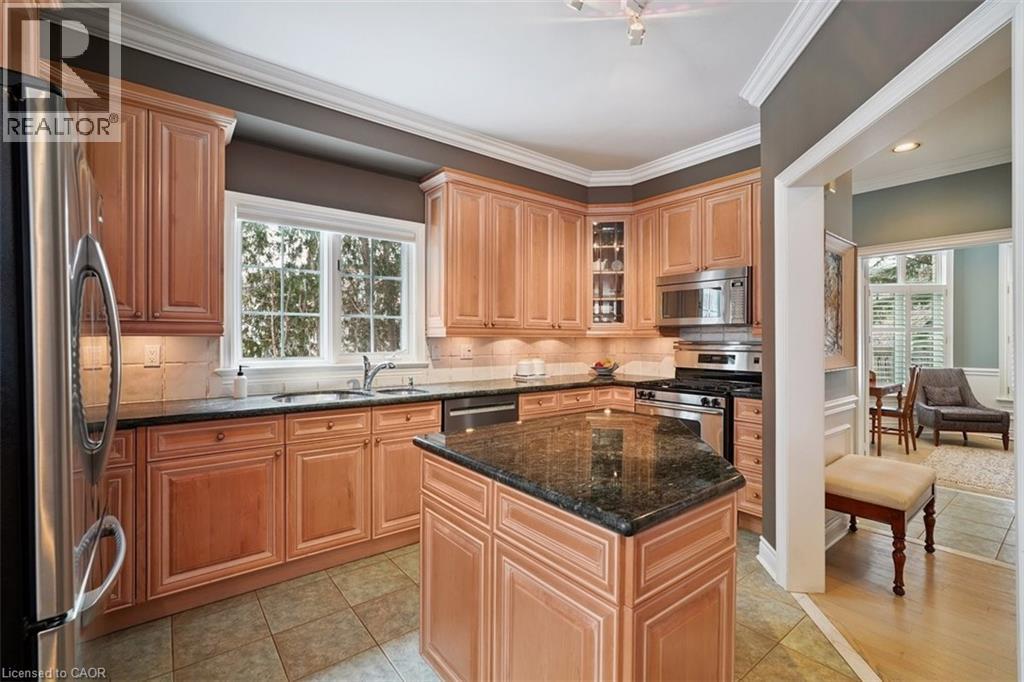 2303 Hill Ridge Court Unit# 16, Oakville, Ontario  L6M 3N3 - Photo 6 - 40812579