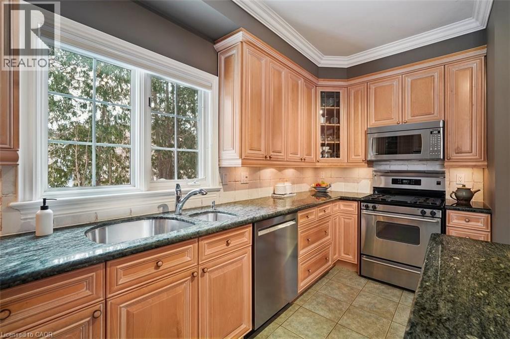 2303 Hill Ridge Court Unit# 16, Oakville, Ontario  L6M 3N3 - Photo 7 - 40812579