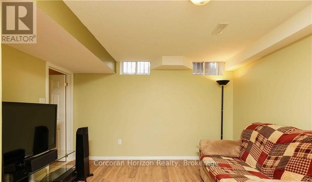 99 Stonemount Crescent, Essa, Ontario  L0M 1B4 - Photo 10 - N12889222