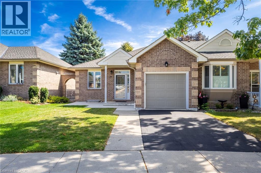 39 TWENTYPLACE Boulevard, Hamilton, Ontario