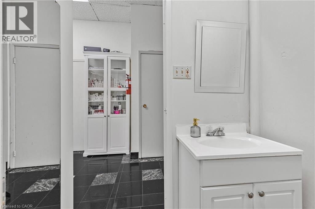 665 Plains Road E Unit# 6, Burlington, Ontario  L7T 2E8 - Photo 23 - 40812777