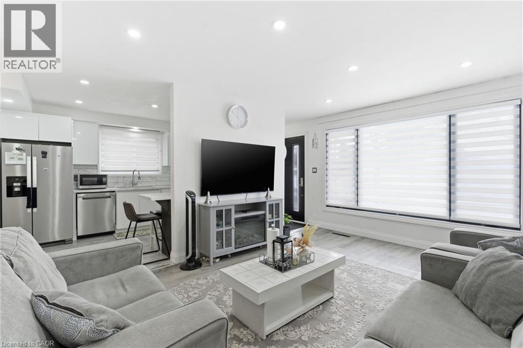 18 Ferrie Street W, Hamilton, Ontario  L8L 1C5 - Photo 3 - 40812834