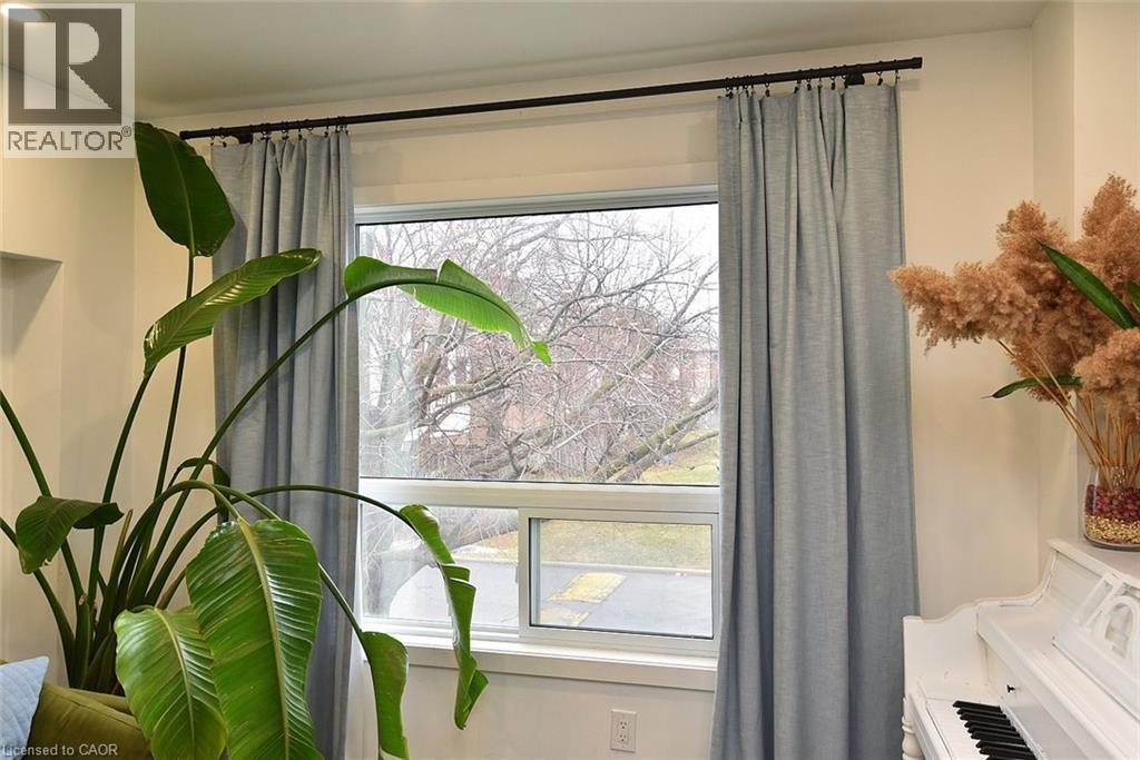 1221 Dundix Road Unit# 8, Mississauga, Ontario  L4Y 3Y9 - Photo 8 - 40812954