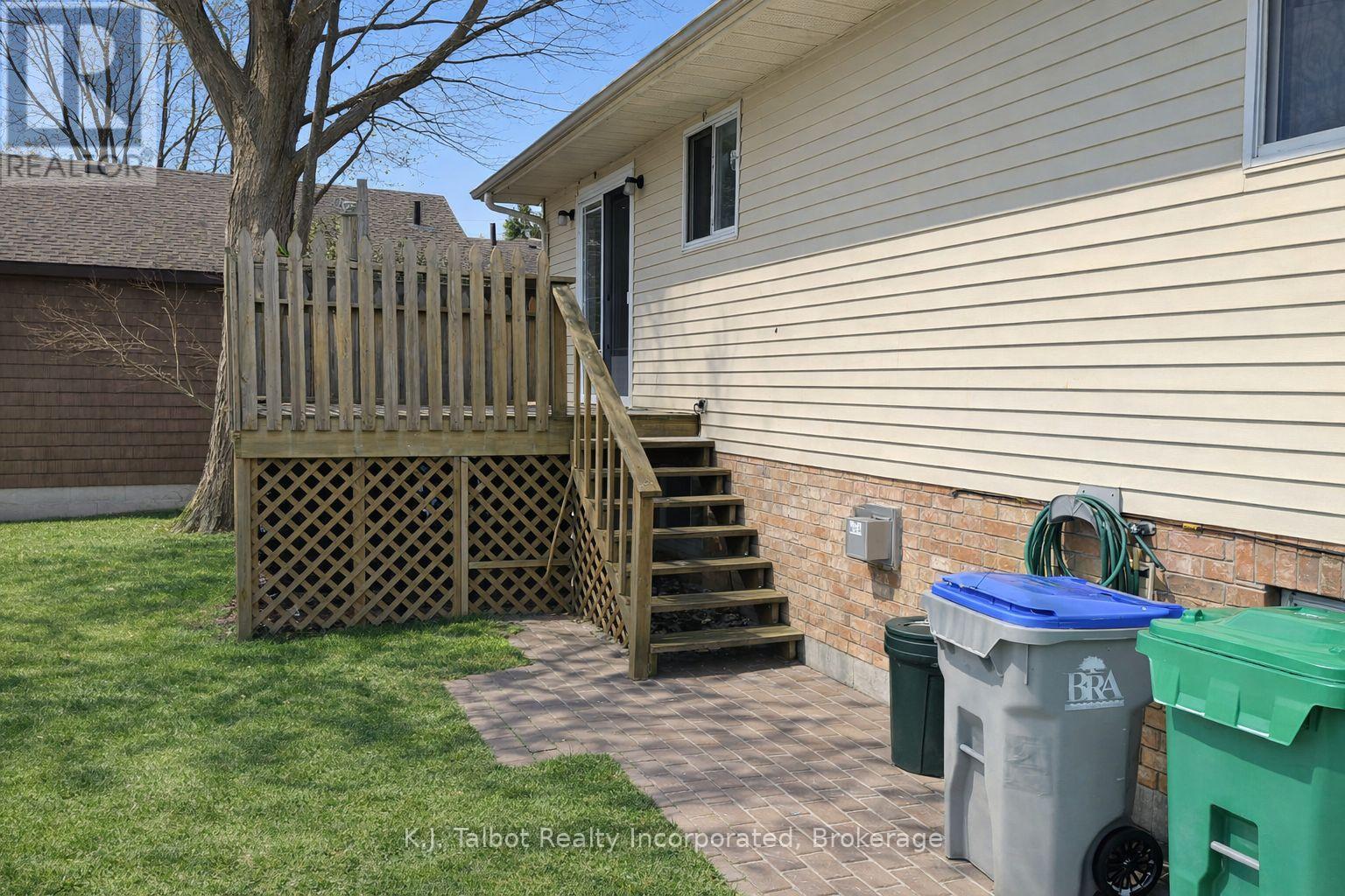 113 Anglesea Street, Goderich, Ontario  N7A 1V2 - Photo 3 - X12892902