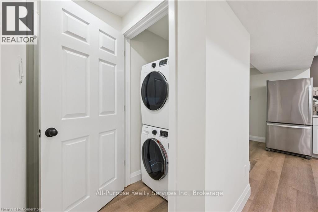 92 Connelly Drive, Kitchener, Ontario  N2N 2V1 - Photo 9 - X12893878